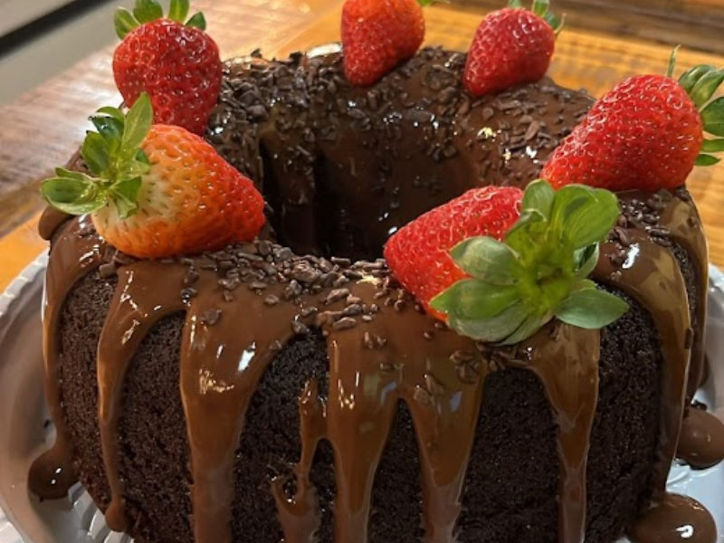 Cookies decorados com glacê em padrões criativos